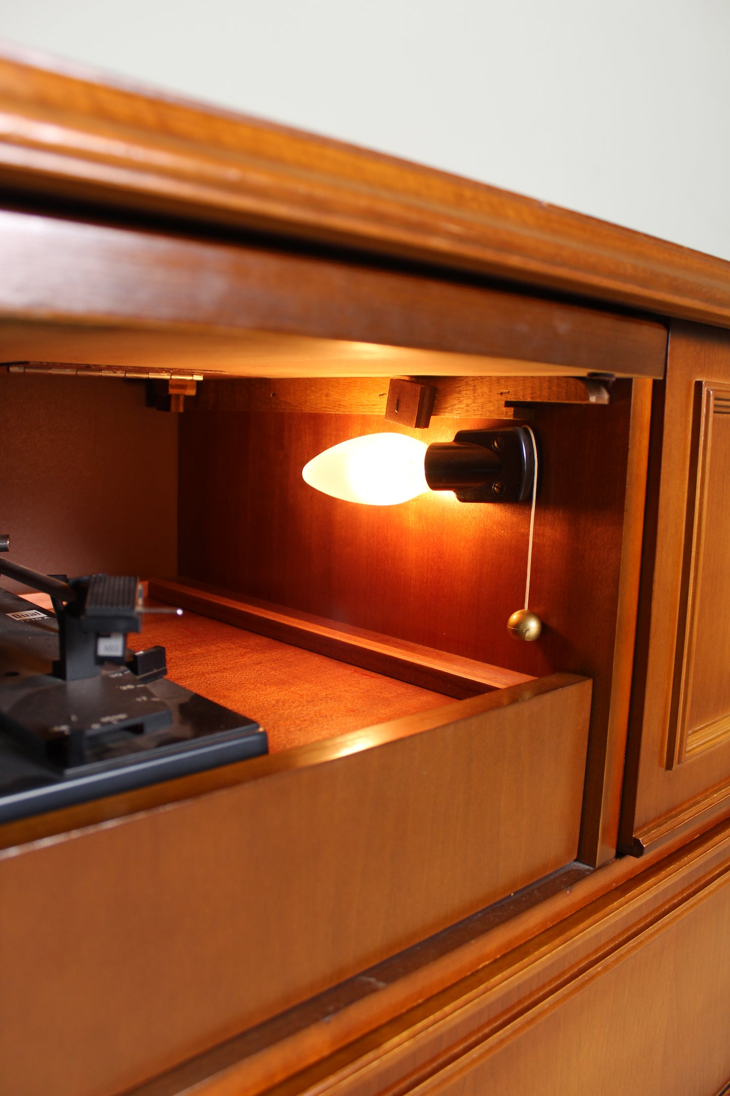 Vintage audiomeubel, radiokast Gründig