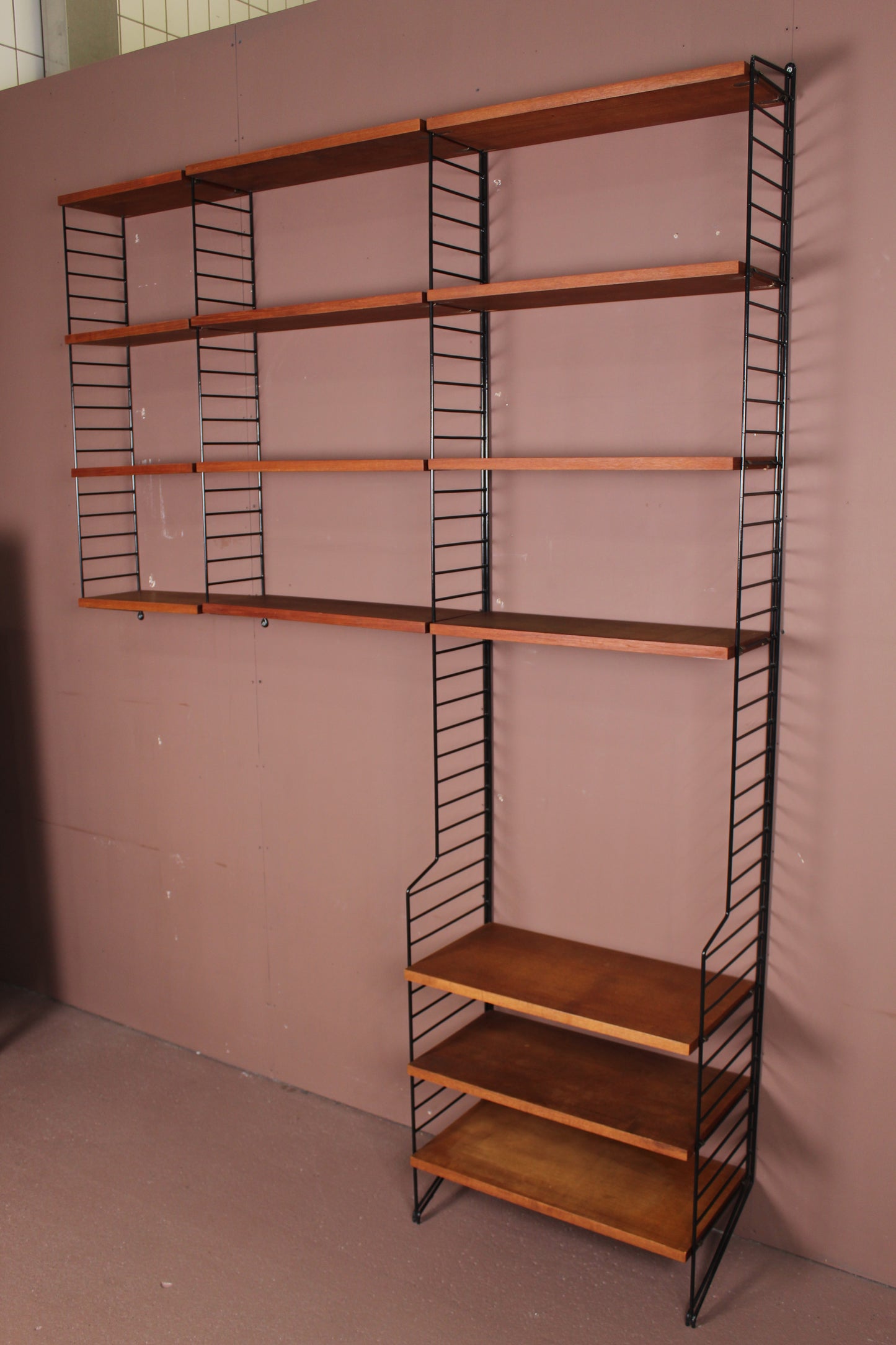 Vintage wandsysteem, boekenplanken String