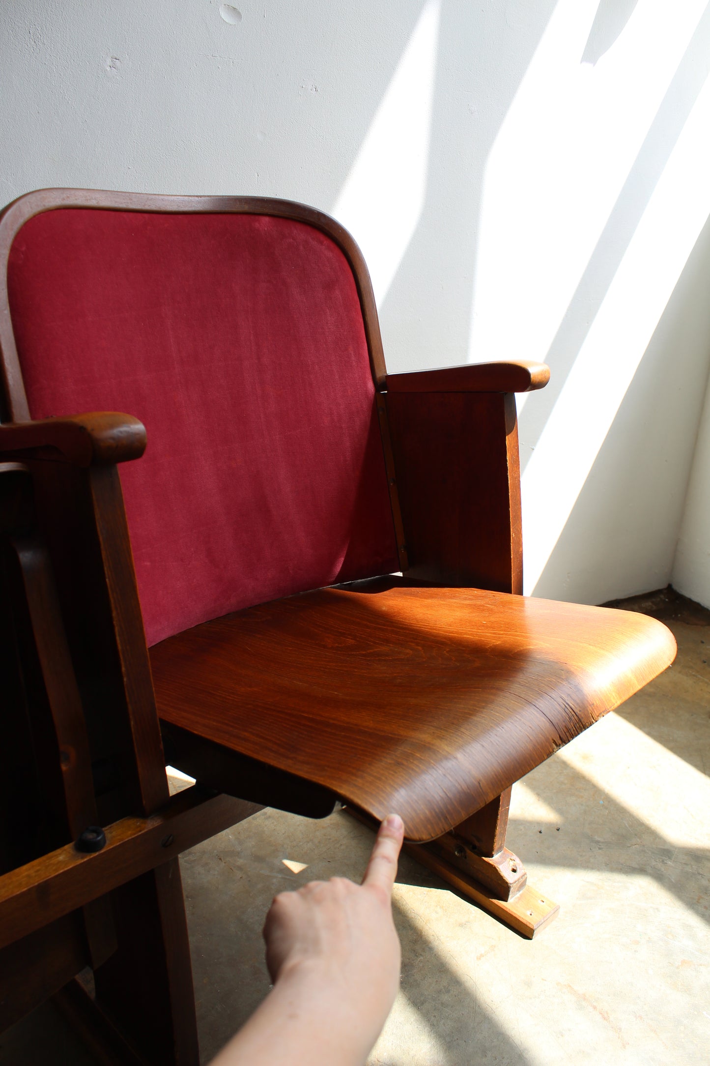 Mid century bioscoopbankje, stoelen