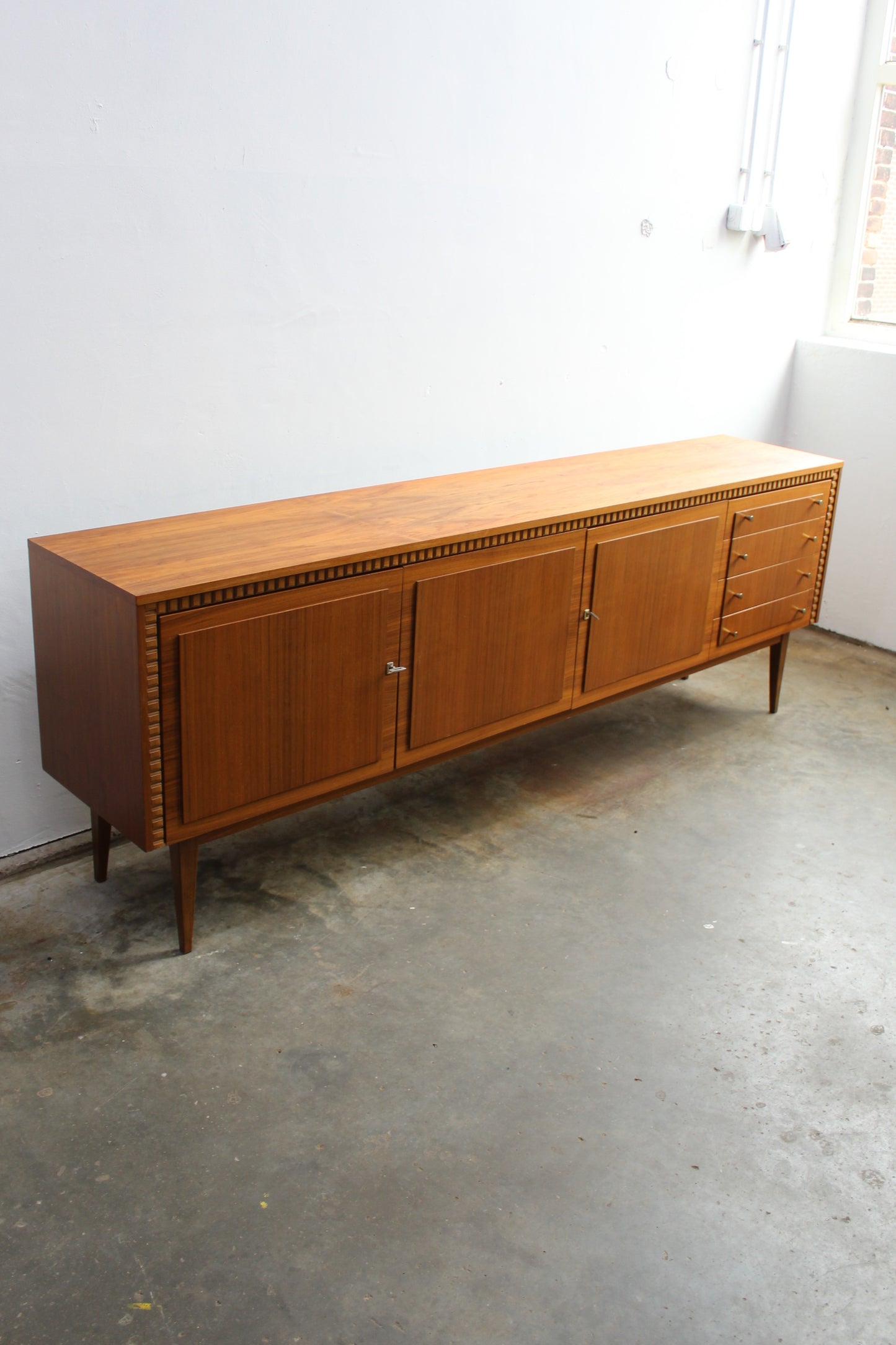 Vintage sideboard, dressoir Royal Board