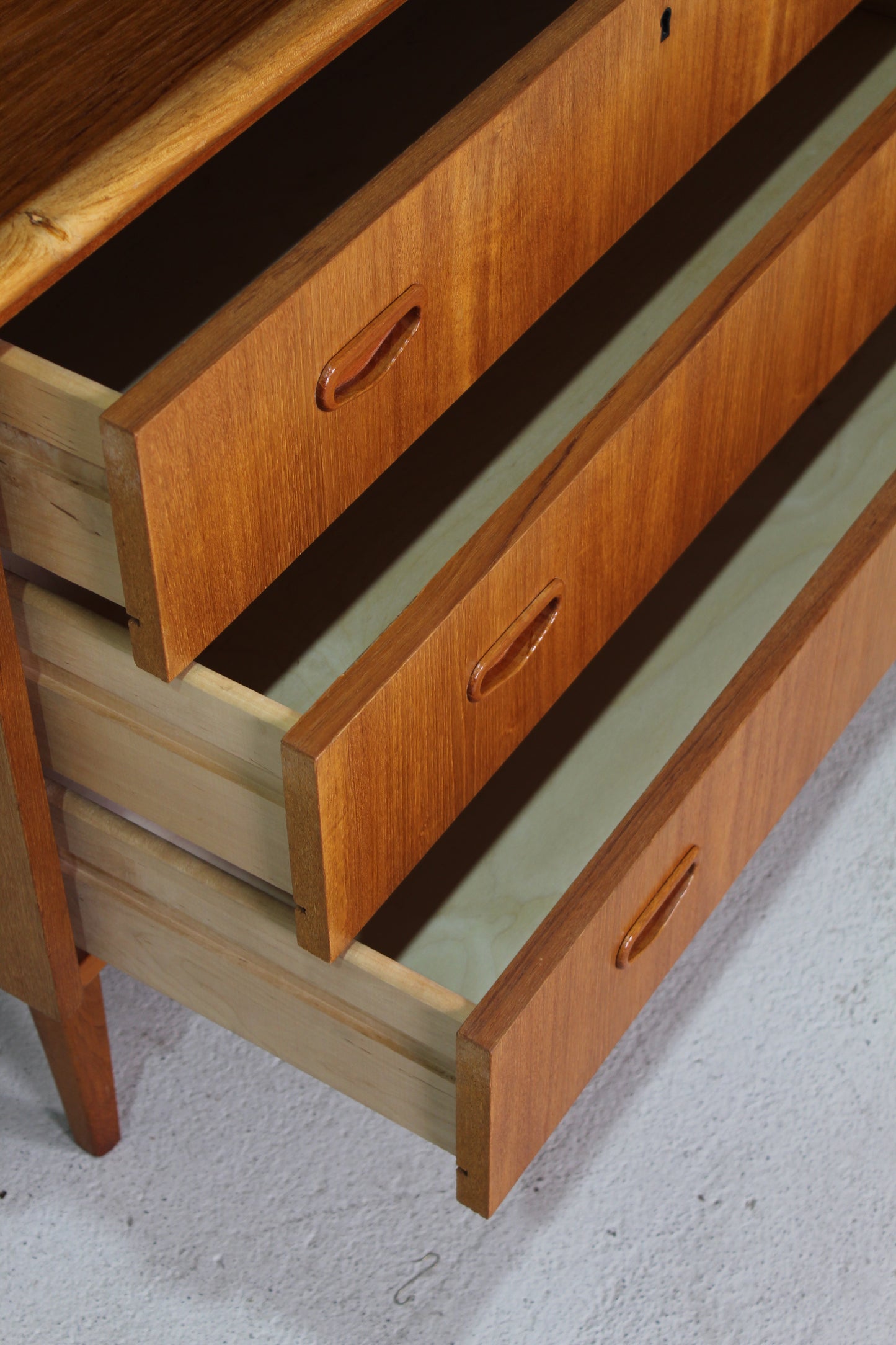 Vintage design secretaire ladekast