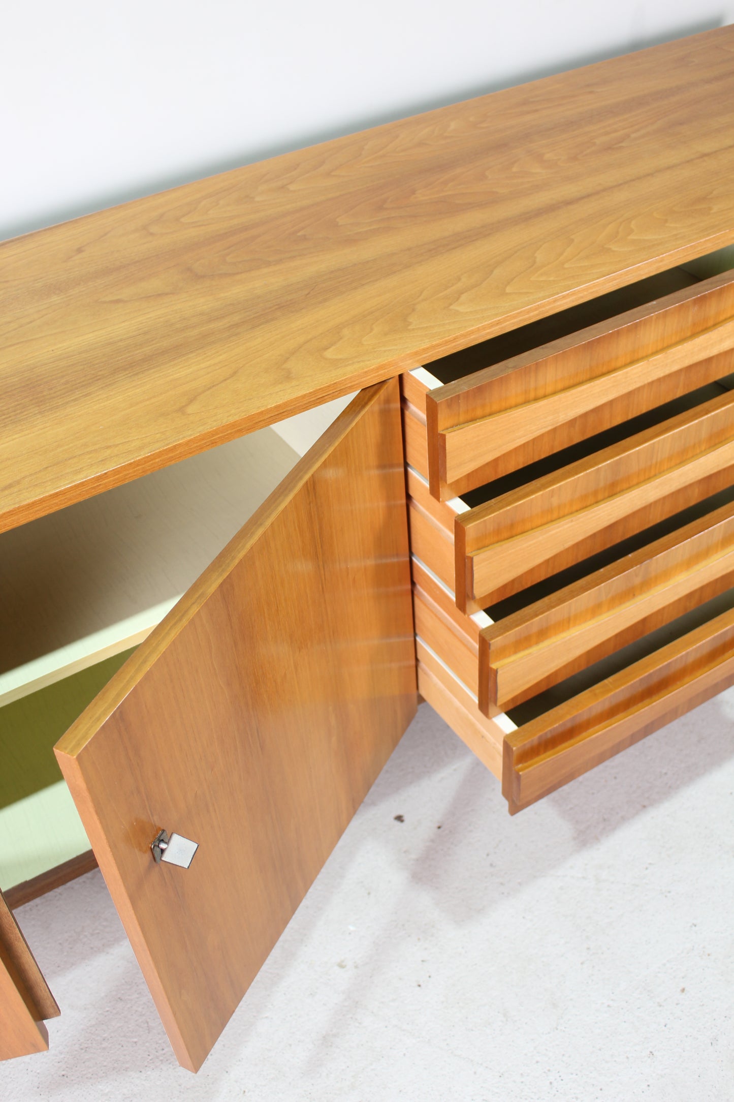 Vintage sideboard, dressoir jaren '60