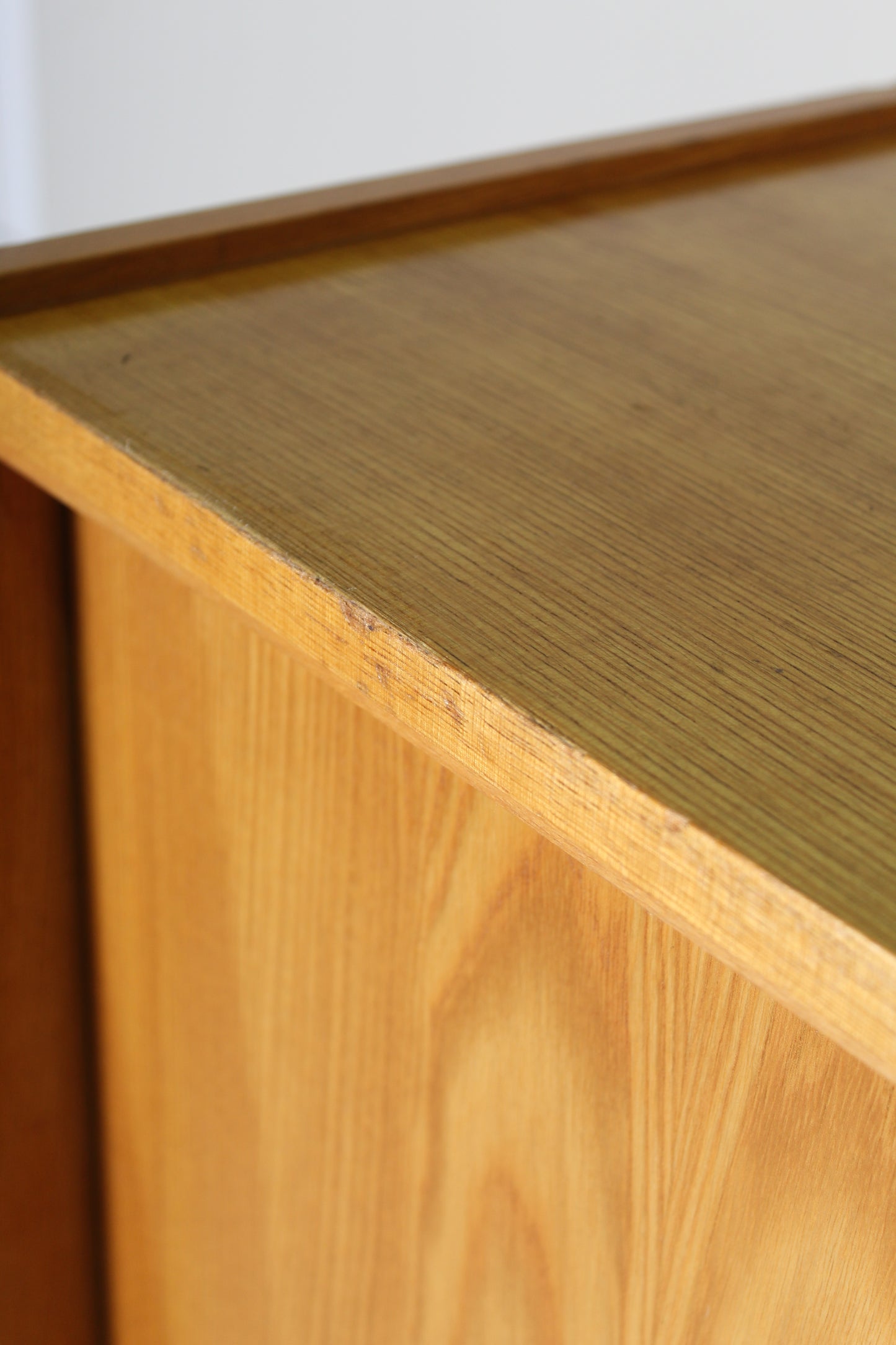 Vintage linnenkast, spelletjeskast jaren '60