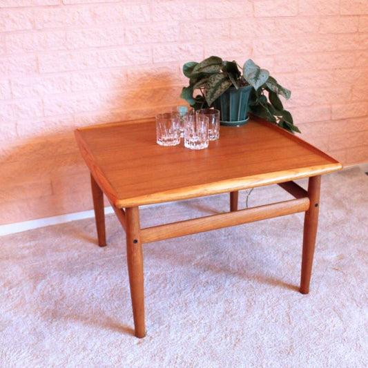 Vintage design coffee table - Grete Jalk Glosturp