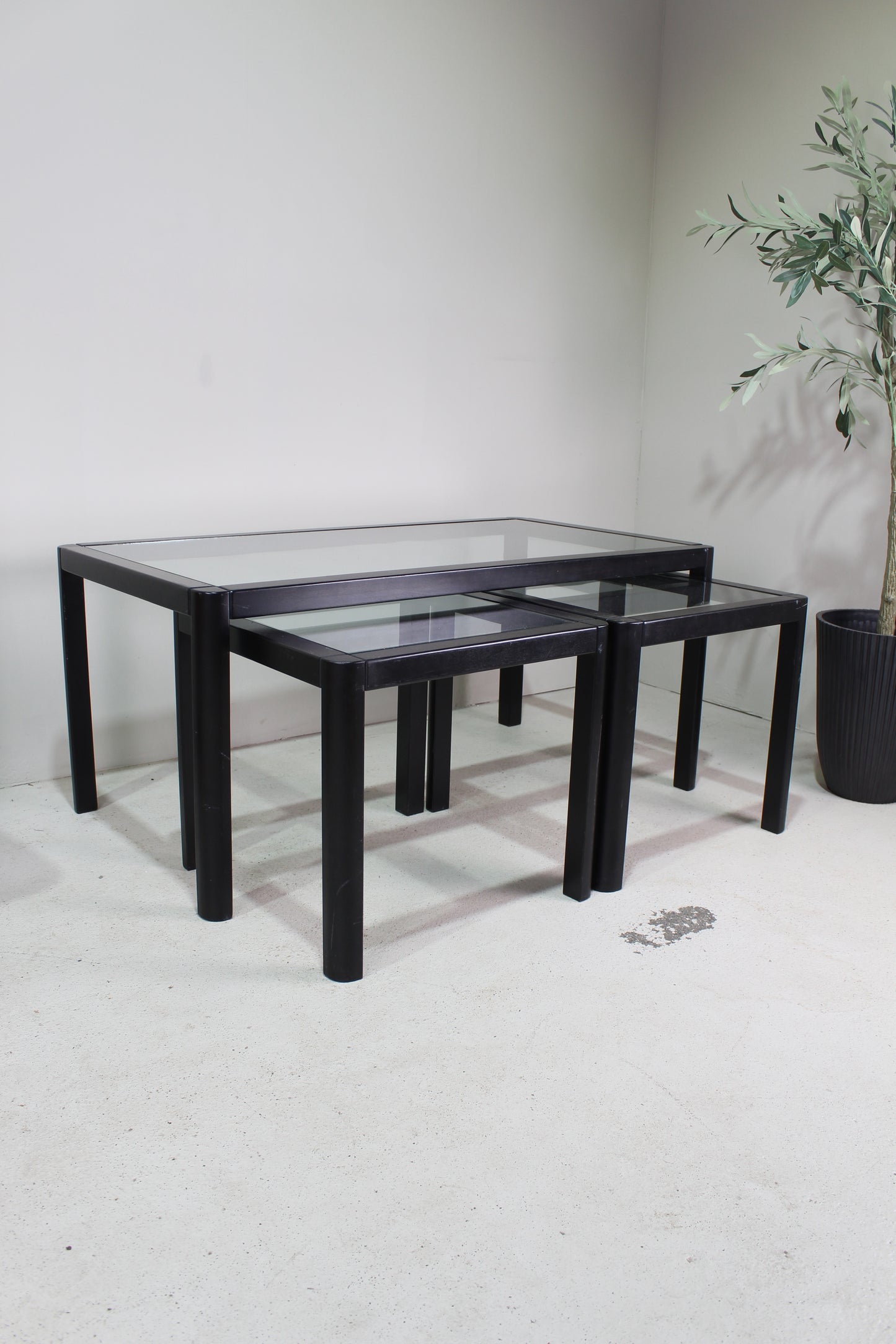 Vintage salontafel set, zwarte nesting tables