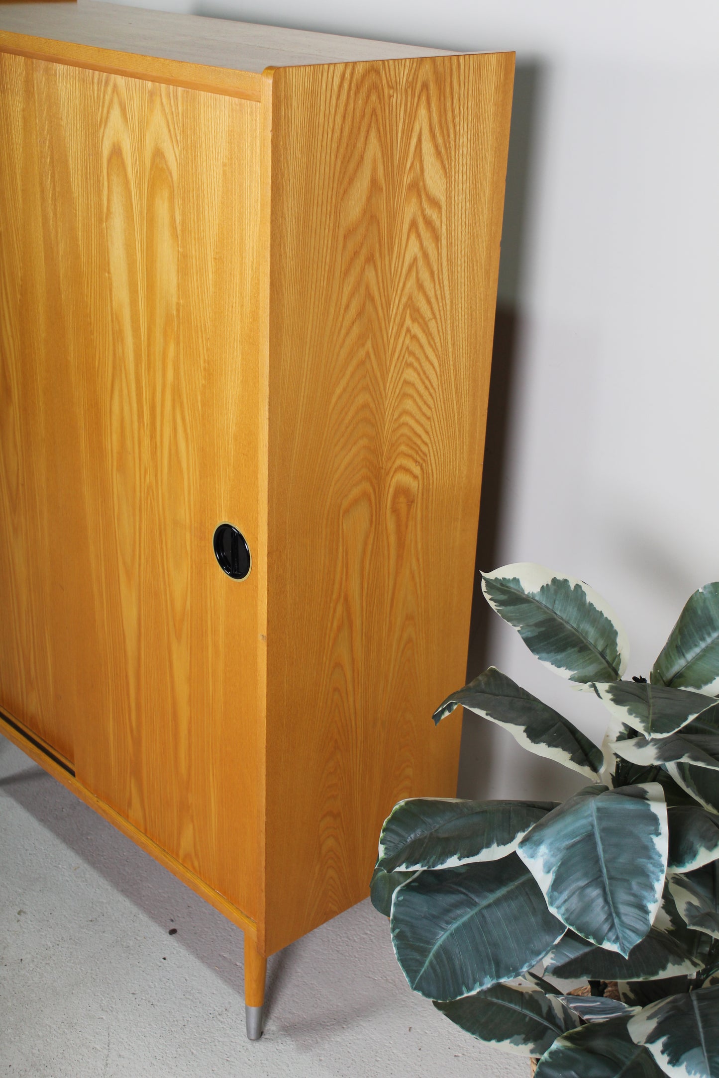 Vintage linnenkast, spelletjeskast jaren '60