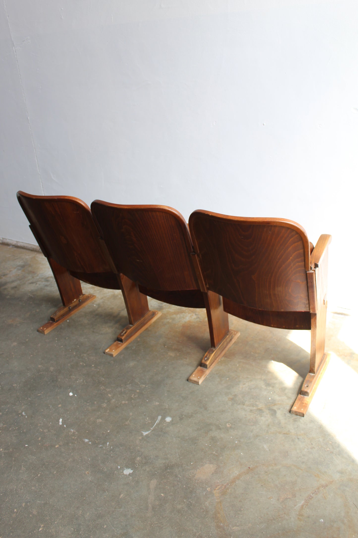 Mid century bioscoopbankje, stoelen